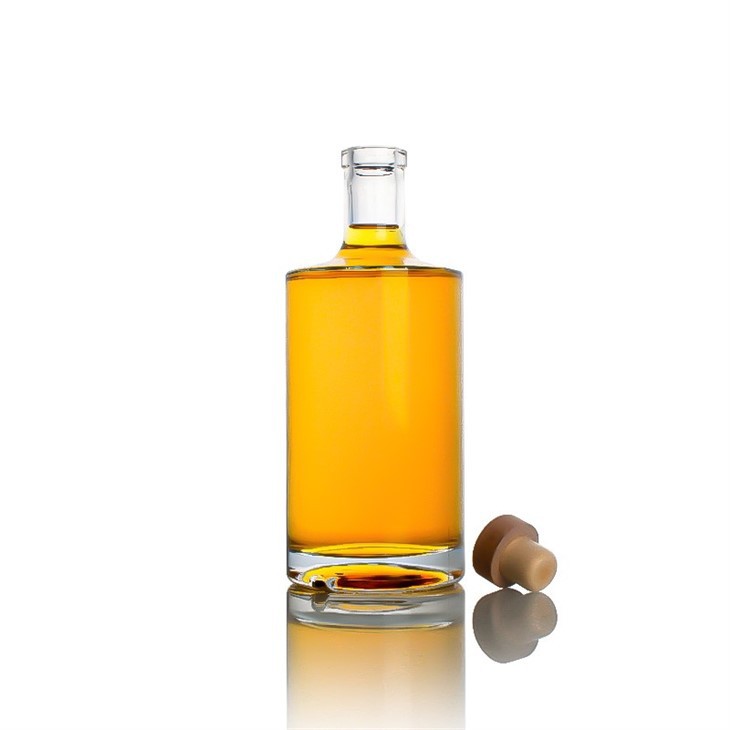 750ml 75cl Clear Spirits Glass Bottle Rum Gin Bottle, Bar Top